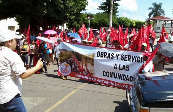 Alcalde de Santa María se compromete con antorchistas