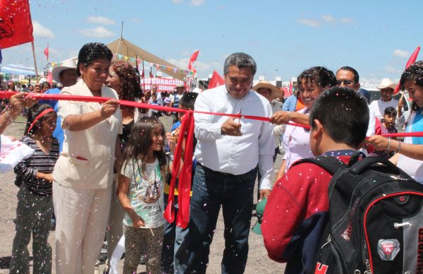 Inauguran  la colonia Manuel Serrano Vallejo