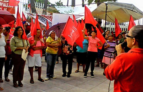 A un mes de plantón Antorchistas esperan verdadera justicia social