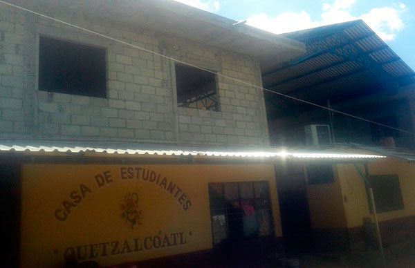 Estudiantes gestionan construcción de albergue estudiantil en Tamazunchale