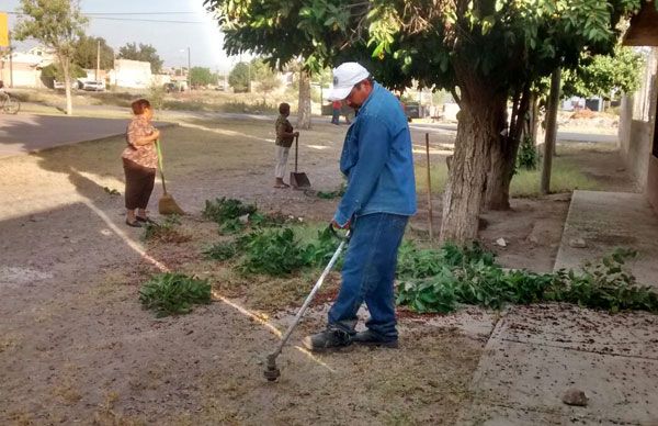 Colonos realizan jornada de limpieza