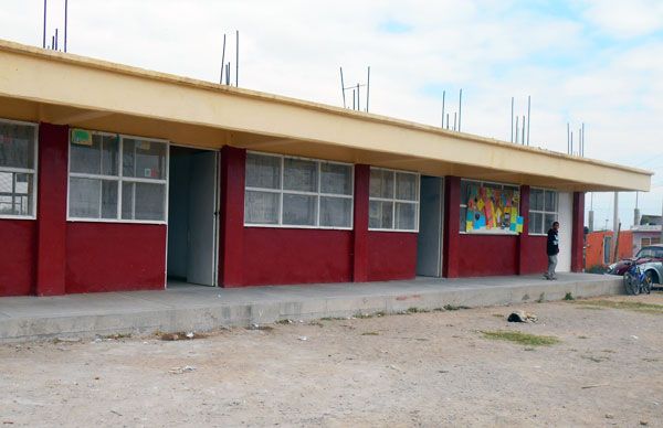 Mejores condiciones para la Escuela Secundaria Técnica número 83 Héroes de Chimalhuacán