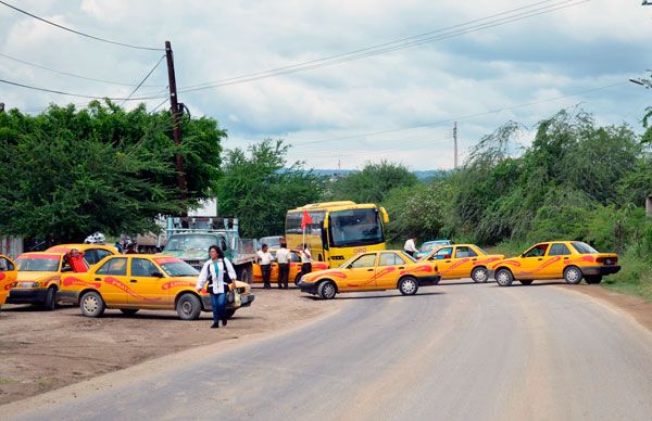 Denuncian corrupción en corralón de Acatlán