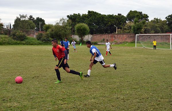 Realizan torneo de futbol en Atlixco