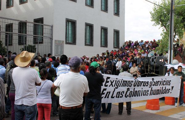 Exigen al gobierno municipal cumplir acuerdos 