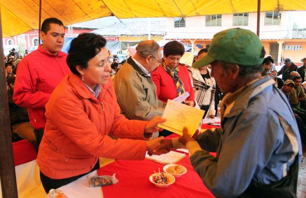 Con acciones de vivienda combate Antorcha la pobreza en Hidalgo