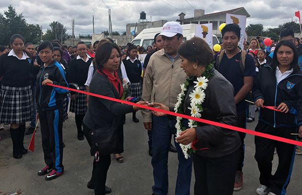 Antorcha inaugura aulas en secundaria  