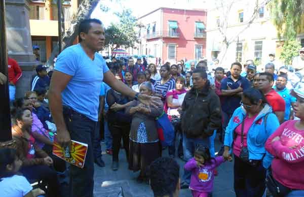 Comerciantes ambulantes antorchistas buscan diálogo y soluciones