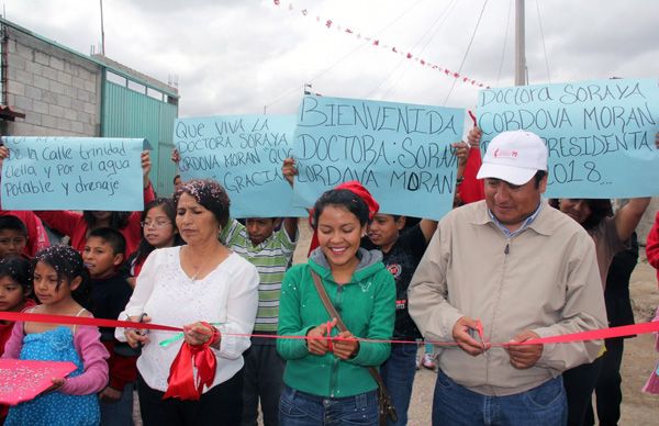 Logran pavimentación de calle  