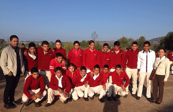 El trabajo en colectivo da buenos resultados al Colegio de Bachilleres extensión Tupátaro