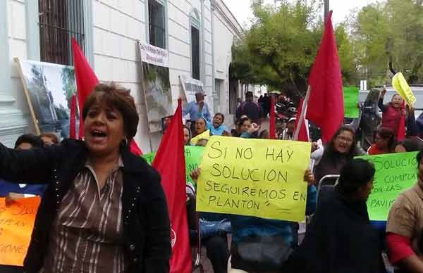 Antorchistas cumplen 23 días de plantón, sin ninguna solución