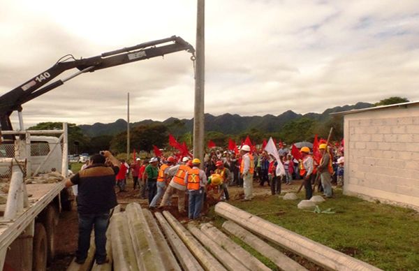 Inician trabajos de electrificación en la colonia Luis Córdova Reyes de Huatusco