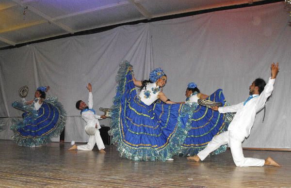 Movimiento Antorchista promueve la paz a través de la danza