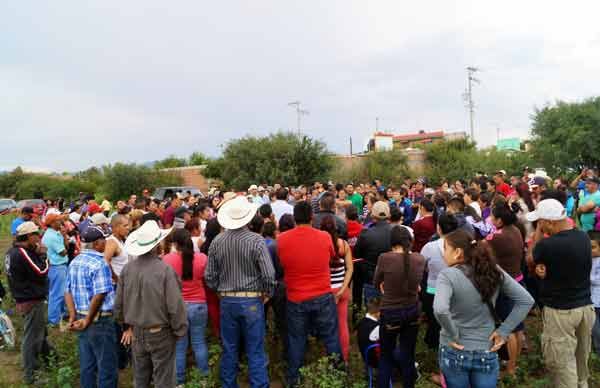 Entrega Antorcha terrenos en Vicente Guerrero