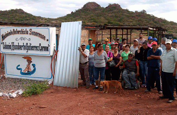 Reciben láminas galvanizadas colonos antorchistas