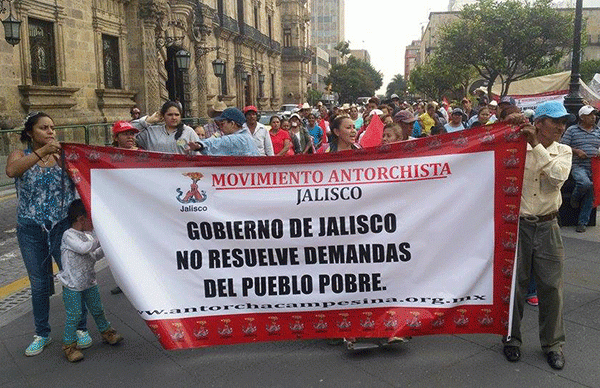 Indiferencia gubernamental a plantón antorchista provoca más manifestaciones en la Perla Tapatía