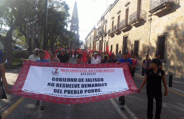 Realizan antorchistas tercera marcha estatal en respaldo a Plantón permanente