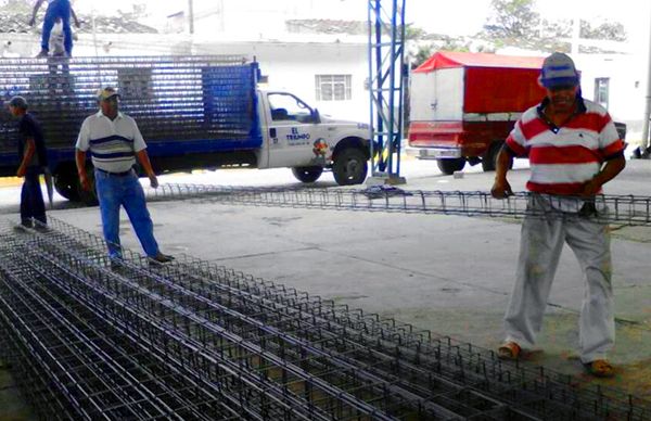 Reciben apoyo a la vivienda en Chilac