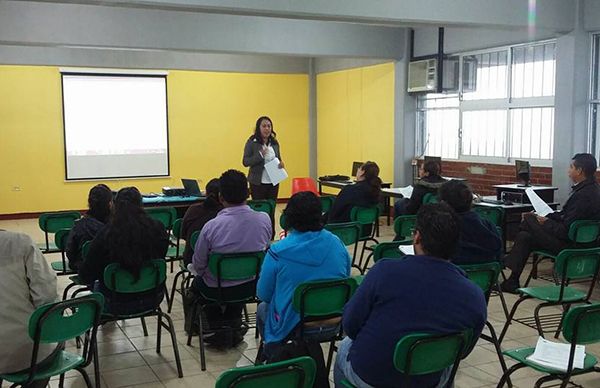 Capacita Antorcha a maestros para evaluación