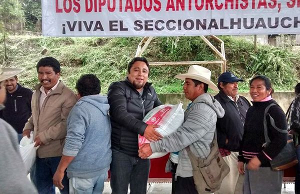 Ayuda Antorcha a campesinos de Jalpan