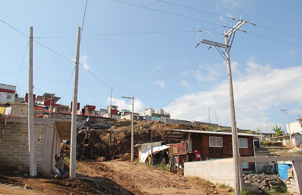 Colonias antorchistas de Veracruz contarán con luz eléctrica