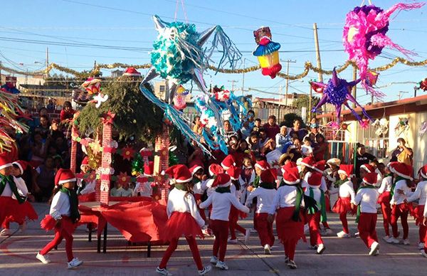 Tiene niños festival navideño