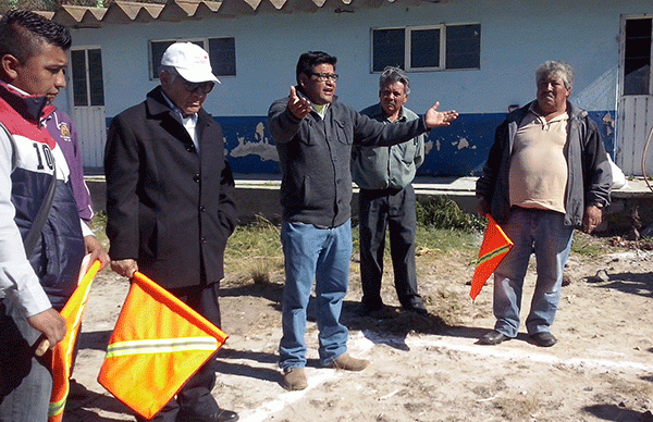 Antorchistas de Tlaxco finalizan el año con banderazo de obra