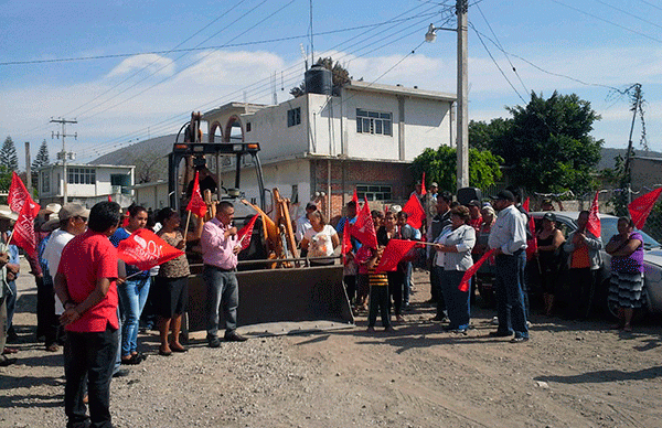 Continúan llevando obras al Distrito 13