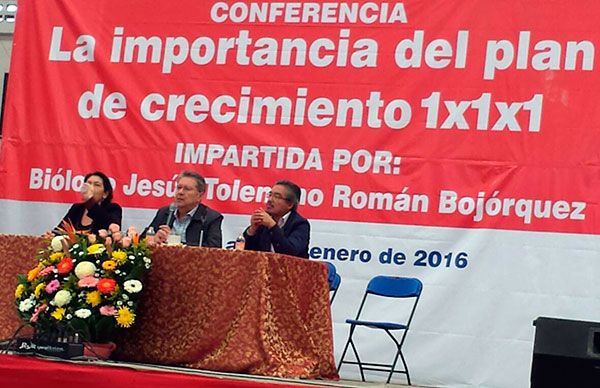 Más de 8 mil antorchistas presentes en la conferencia impartida por Jesús Tolentino Román 