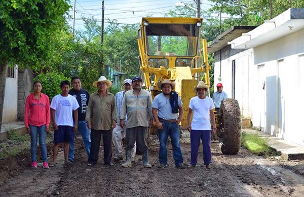 Da Antorcha banderazo de calle en Tehuitzingo