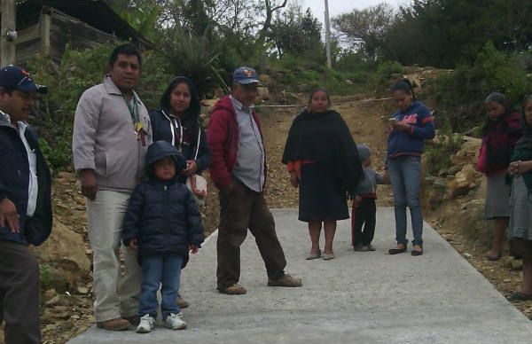 Logran pavimentación del acceso de Mohonera de San Pablo