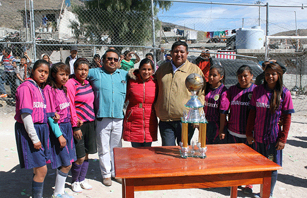 Concluye torneo de futbol en la colonia Jorge Obispo