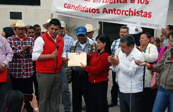 Antorchistas solicitan al PRI acepte a sus candidatos 