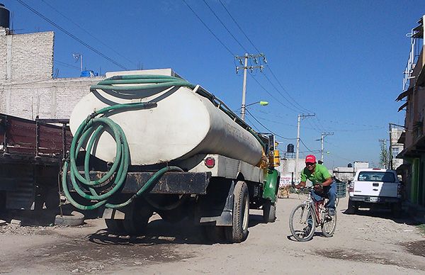 Miles de colonos sufren de escasez de agua