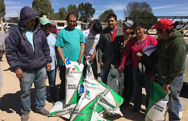 En Nopala, entrega Antorcha apoyos para reactivar 856 hectáreas de campo hidalguense