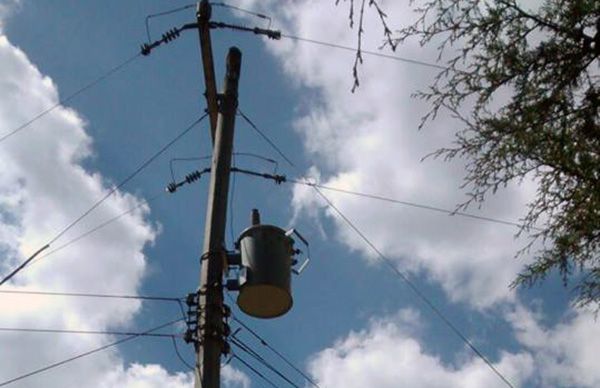 Llega de nuevo  la luz a Ojo de Agua en Villa Victoria