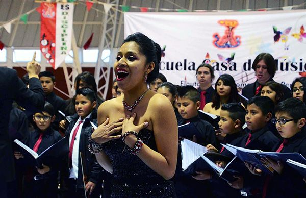 Ofrece orquesta infantil y juvenil antorchista concierto público