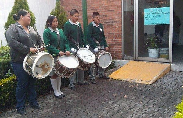 Estudiantes de la secundaria Wenceslao Victoria Soto exigen cumplimiento a compromisos