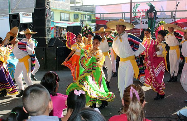 Antorcha celebra el XXIV aniversario del mercado13 de febrero en Chimalhuacán