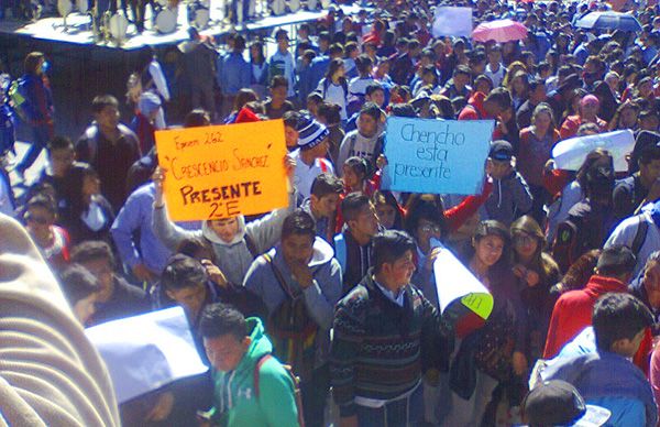 Estudiantes de Nicolás Romero exigen obras para sus centros de estudio