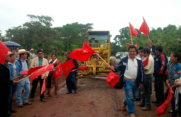 Antorcha Campesina sigue transformando localidades istmeñas