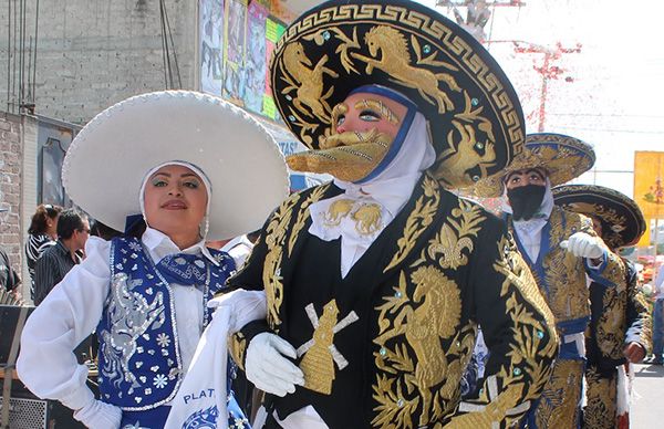 Diputado local y regidora apoyan las tradiciones de La Paz