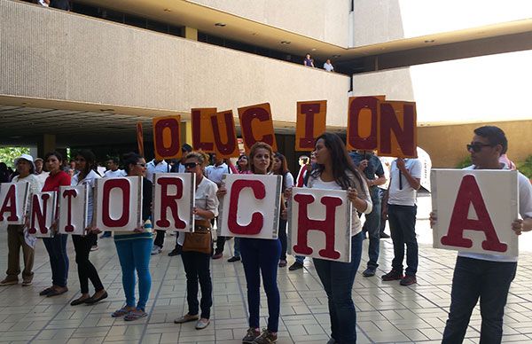 Con marcha-mitin antorchistas exigen solución a obras y servicios