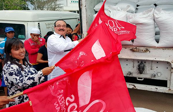 Continúa la entrega de maíz a familias Antorchistas