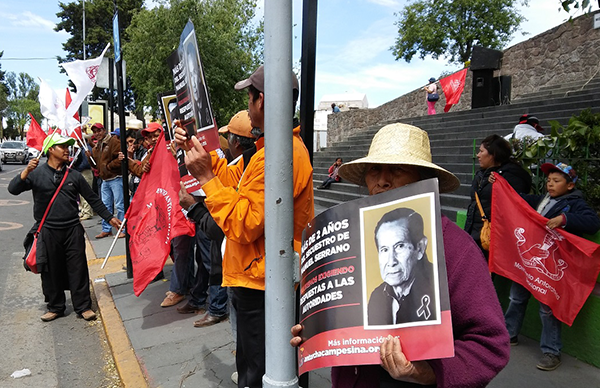 Con baile y poesía claman justicia para Manuel Serrano Vallejo