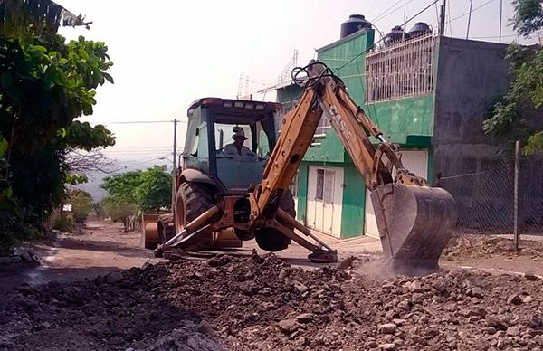 Arranca pavimentación en calles de El Refugio