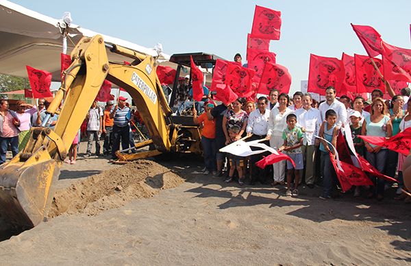 Antorcha y la SS ponen en marcha construcción de Centro de Salud en colonia antorchista del Puerto de Veracruz