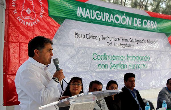 Inauguran plaza cívica y techumbre en primaria de la colonia Magdalena