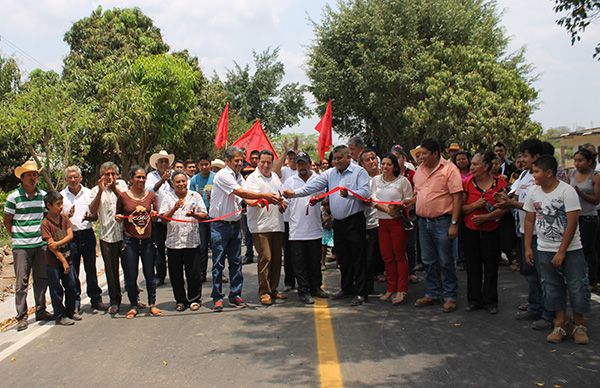 Antorcha inaugura primera etapa de obras sociales en Carrillo Puerto