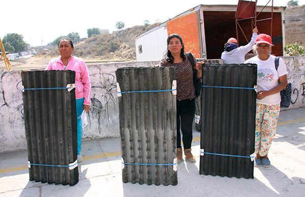 Familias chimalhuacanas reciben apoyo para mejorar su vivienda